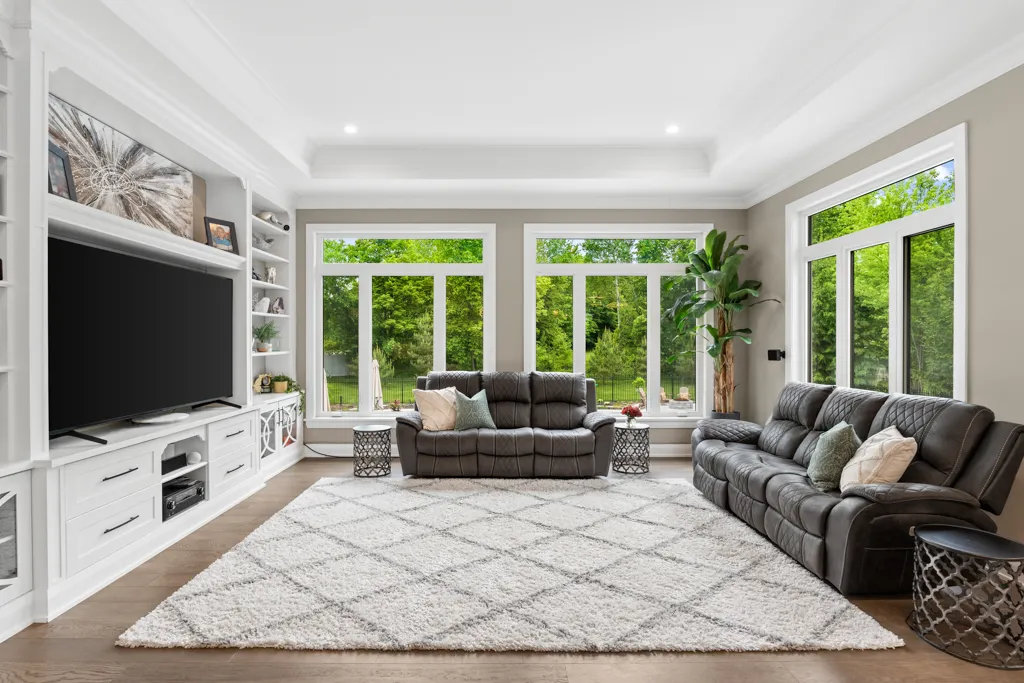 HDR - 6099 PEBBLEWOODS DRIVE SELECTIONS - 04